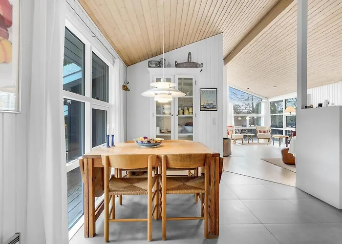 بيت للعطل Four-bedroom In