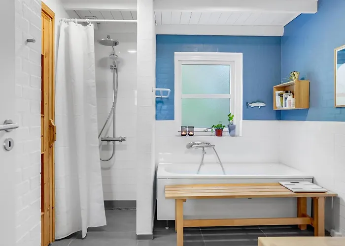 Four-bedroom In بيت للعطل